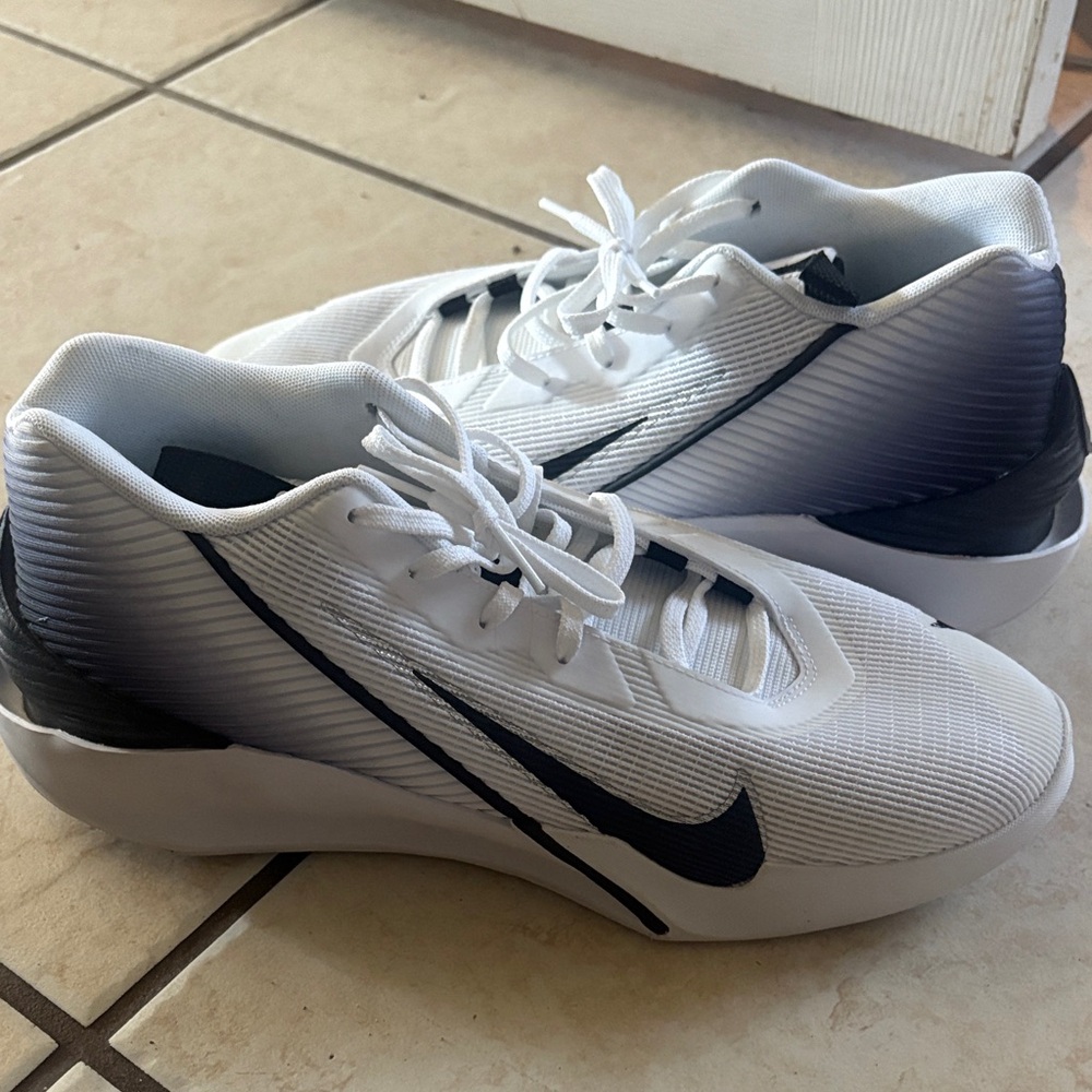 Nike White and Black Men's Running Sneakers